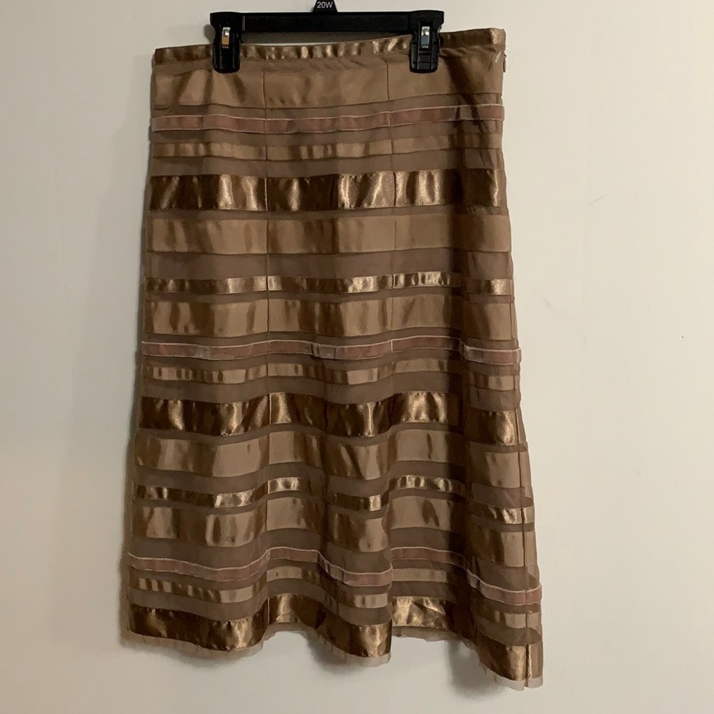 Fabrics & textures! Club Monaco Amazing midi skrt